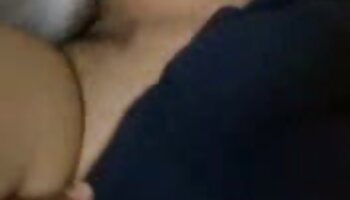 پلیس Milf نامادری را که توسط دخترخوانده اش لیس می فیلم سیکسی زورکی زند ، لیس می زند
